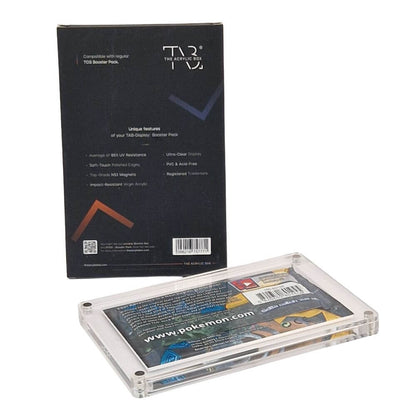 Booster Schutz Case von The Acrylic Box mit Verpackung – Rückseite und liegendes Display